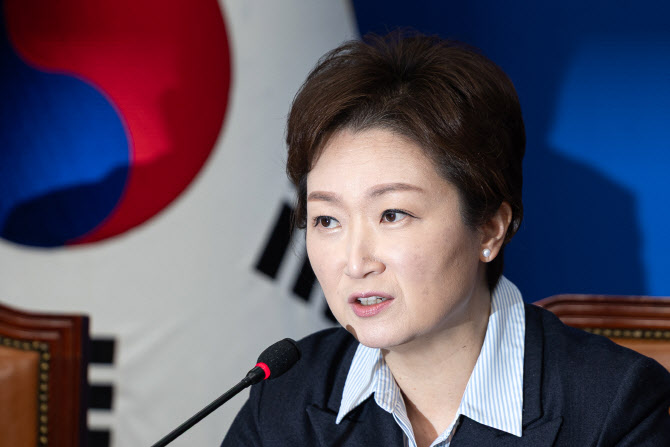 與이언주, 조국 향해 "우리 당은 알아서 할테니 본인 당 신경써라"