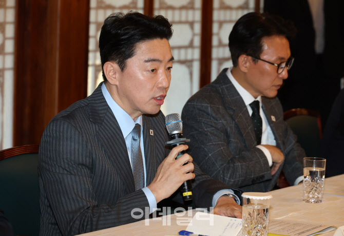 [포토]고위당정협의회에서 발언하는 강훈식 대통령 비서실장