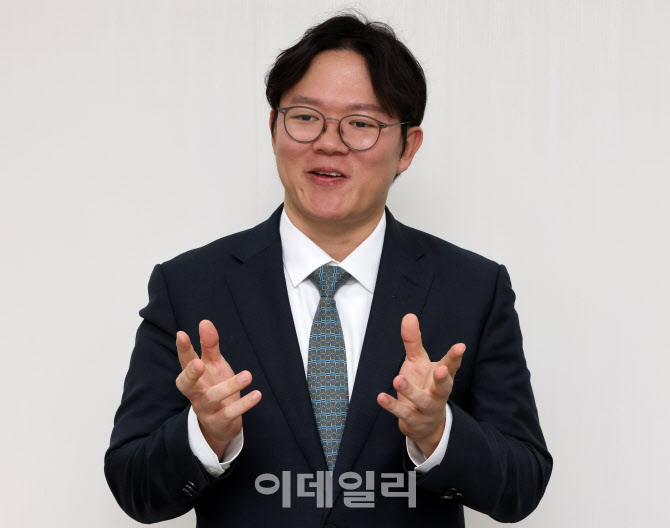 "올 하반기 베일 벗는 스페이스X…우주항공 ‘몸값' 재평가"