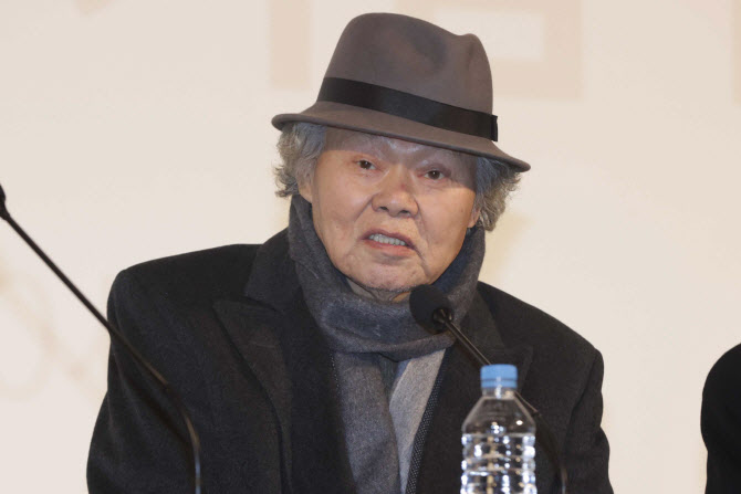 '뻐꾸기도 밤에 우는가' 정진우 감독, 오늘 별세… 향년 88세
