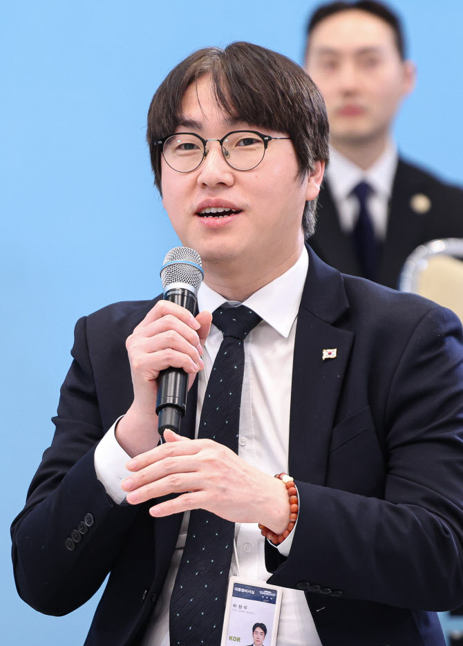 하정우 AI수석, 시민사회 간담회…일자리·양극화 해소 방안 논의