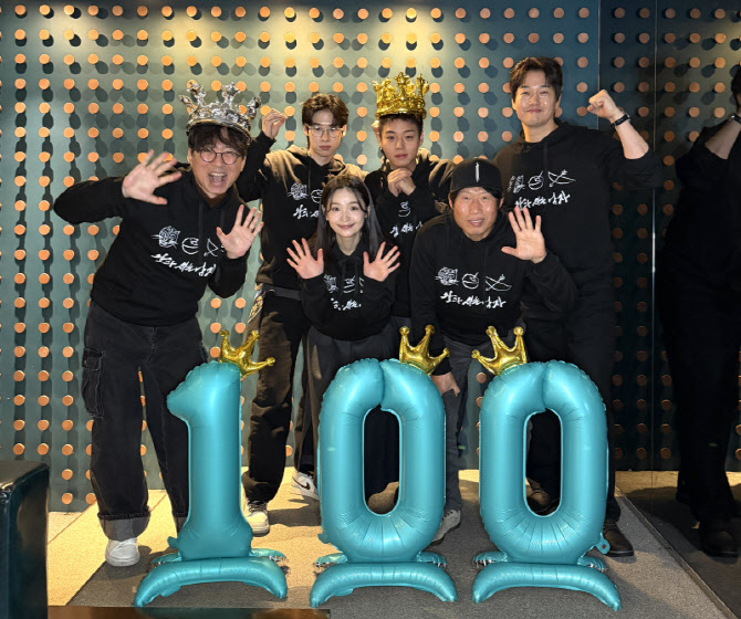 유해진·박지훈 '왕사남' 첫주 100만 돌파...흥행 사극 부활 신호탄 제대로 쐈다