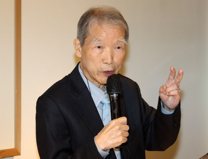 [포토]취임기자회견하는 임헌영 국립한국문학관 관장