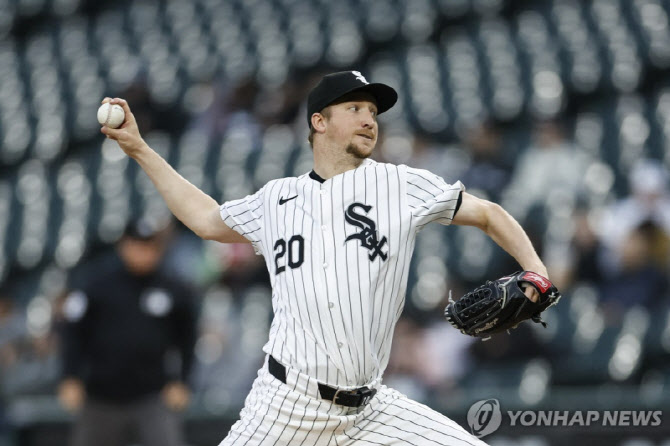 'KBO리그 MVP'  에릭 페디, 한국행 루머 딛고 화이트삭스와 계약