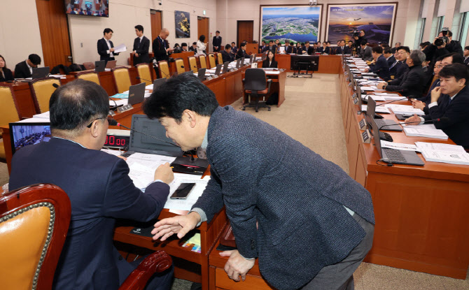 국토위, '민간 정비사업 용적률 인센티브 제외' 전체회의 회부