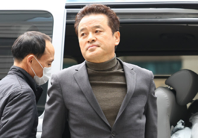 [속보] '1억원대 뇌물수수 혐의' 임종성 전 민주당 의원, 1심서 징역 2년