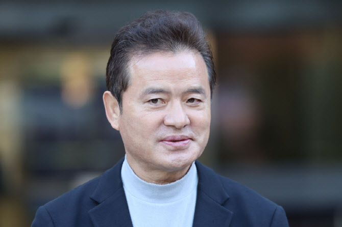 "성형수술·법카지원 인정"…임종성 전 의원, 징역 2년 선고