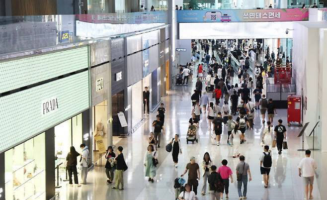 "밑바닥 찍었나" 면세업계…임대료 40% 낮추고 '턴어라운드' 시동