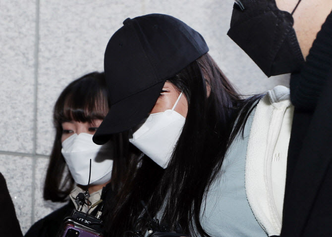 “밥 대신 대소변 먹여”…아이 숨 꺼질 동안 부부는 게임만[그해 오늘]
