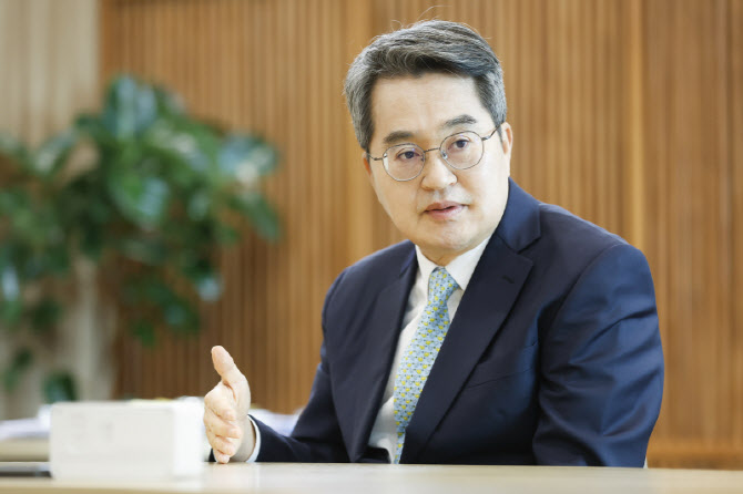 김동연 만난 민주당의 거목들 “기대가 크다”