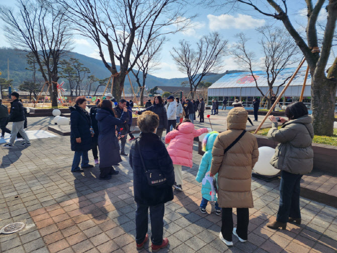 고향 찾은 설 명절 경주 동궁원 나들이 어때요?