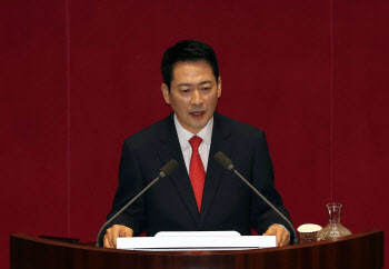 장동혁 "李대통령, 당무개입 심각…정청래부터 만나보시라"