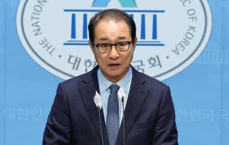 [속보]'민주당 돈봉투' 이성만 전 의원 무죄 확정…'위법수집증거' 인정