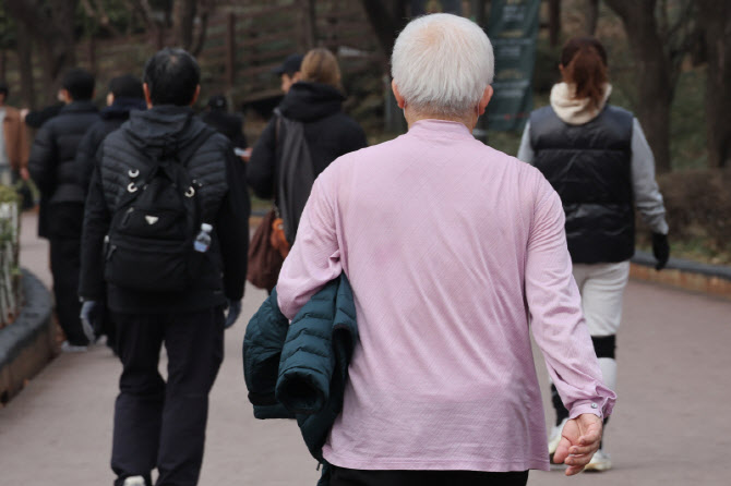 포근한 설 연휴, 전국 곳곳 눈·비 예보…`블랙아이스` 비상
