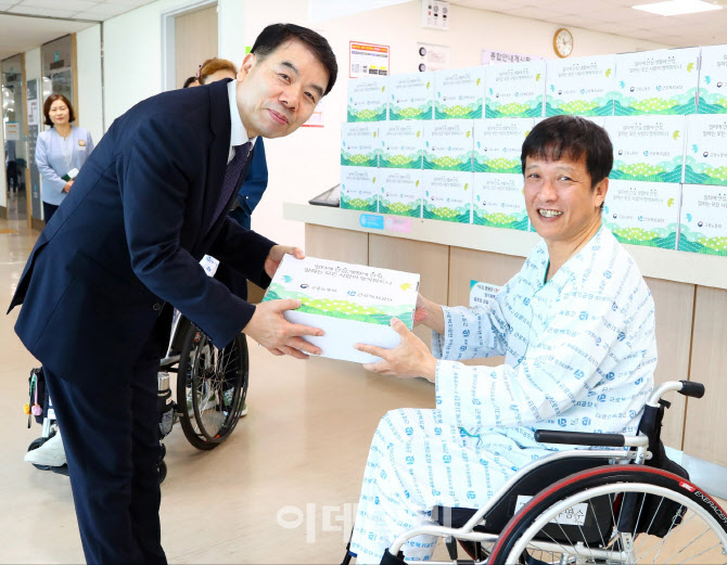 박종길 근로복지공단 이사장, 설 앞두고 산재 노동자 위문