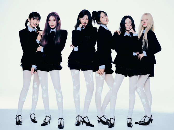 아이브, 지난해 연간 써클차트 음원·음반 '톱10' 동시 석권