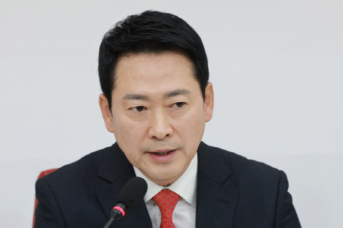조갑제 “장동혁, 대통령 약속 자랑하듯 깨…극우파에 끌려가”