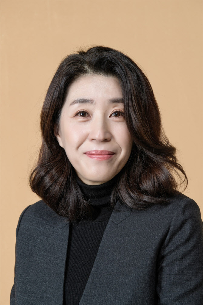 김미경, 유연석 엄마 된다…'신이랑 법률사무소' 합류