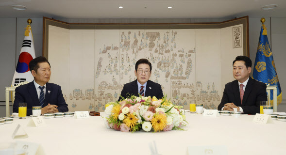 민주당 재판소원법 강행 후폭풍…대통령 靑오찬 걷어찬 장동혁