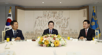 민주당 재판소원법 강행 후폭풍…대통령 靑오찬 걷어찬 장동혁