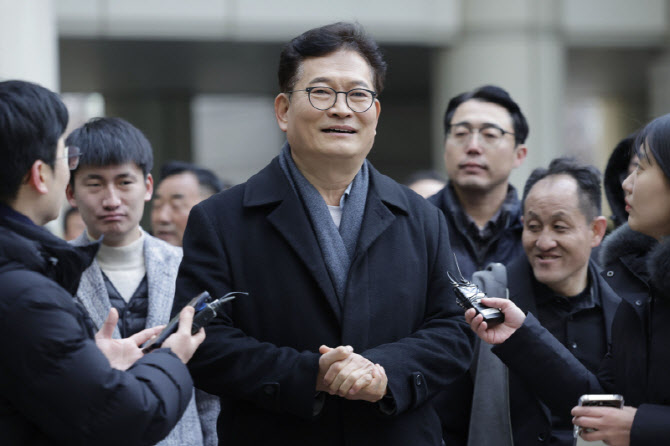 [속보] '불법 정치자금 수수' 송영길 항소심서 무죄…1심 뒤집혀