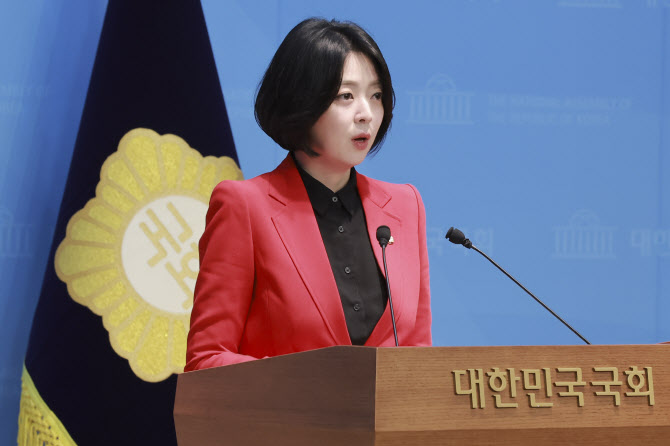 '당원권 1년 정지' 배현진 "장동혁, 22%지지율에도 당내 숙청뿐"(종합)