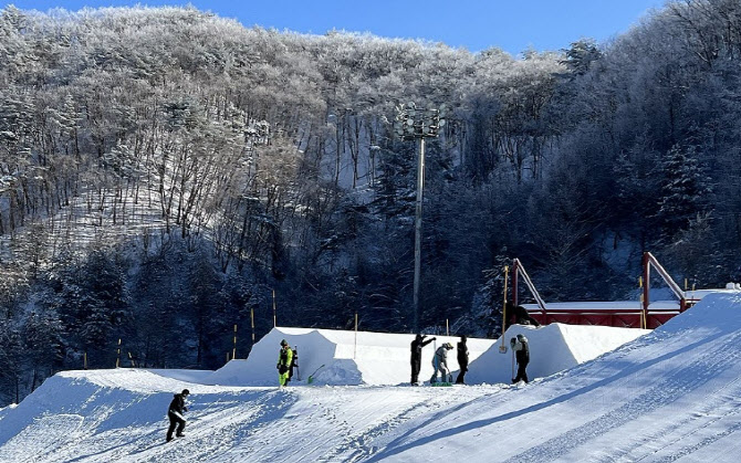 홋카이도 최고봉서 조난 20대 한국인, 4시간 만에 구조