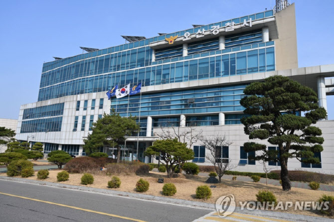 성매매 장면 4시간 생중계…30대 인터넷 방송인 구속 송치