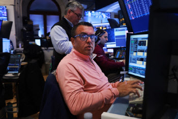 뉴욕증시, 물가 둔화에도 '제자리걸음'…S&P500 2주 연속 하락[월스트리트in]