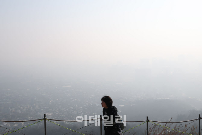 설 연휴 이튿날 '포근'…곳곳 미세먼지 '나쁨'[내일날씨]