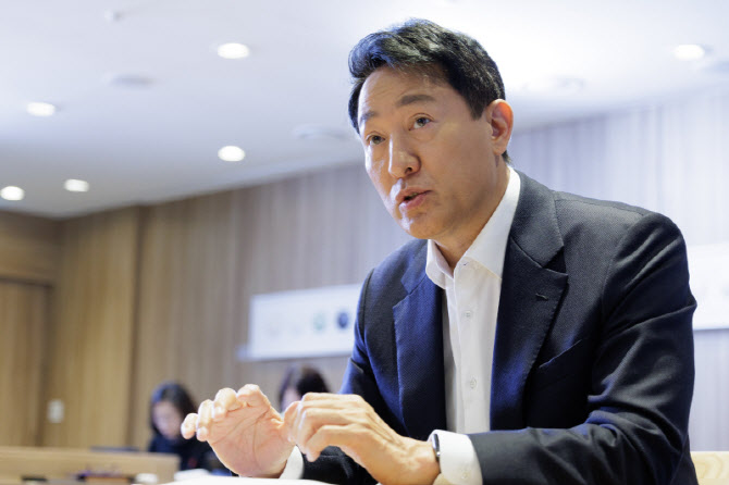 오세훈 "국힘, 지방선거 위해 '절윤'해야…중도층, 지금 노선 안 좋아해"
