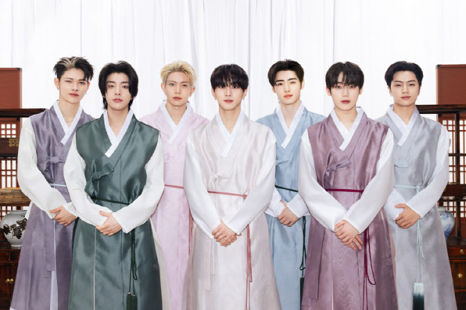 엔하이픈, 설 인사 "병오년 새해 막힘없이 달릴 것"