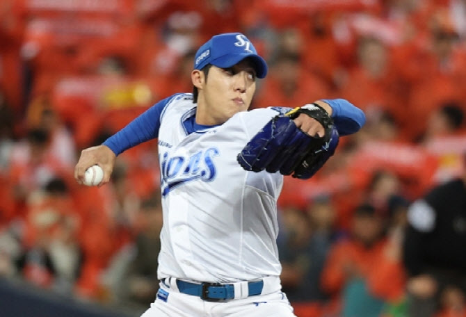 WBC 대표팀 문동주 이어 원태인도 부상 이탈...유영찬 대체 발탁