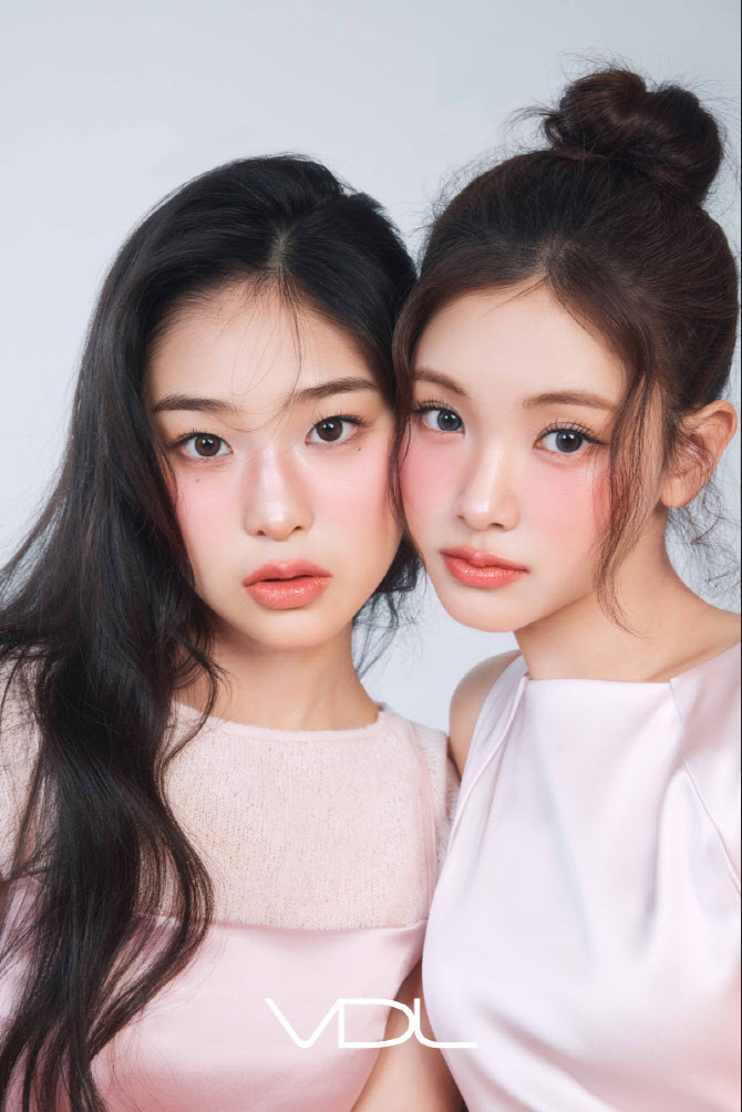 베이비돈크라이 이현·베니, 화장품 앰버서더 됐다