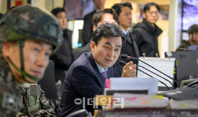 [포토]안규백 국방부장관, 육군 25사단  군사대비태세 점검