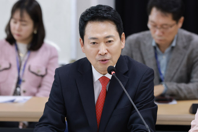 장동혁 "李, 다주택자 사회악 몰이"…민주당 "6채 해명부터" 역공