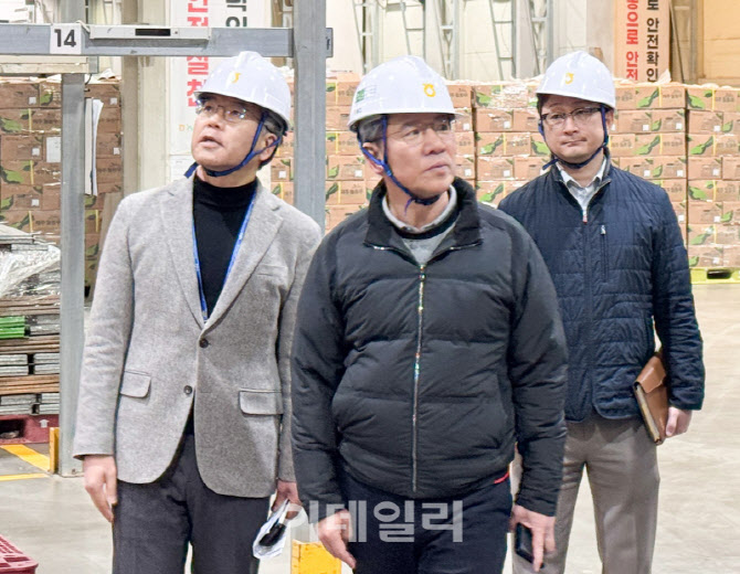 [포토] 박서홍 농협부회장, 취임식 대신 현장점검