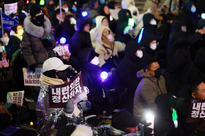 비상계엄 막은 韓 시민, 노벨평화상 후보로…李 “세계적 모범”