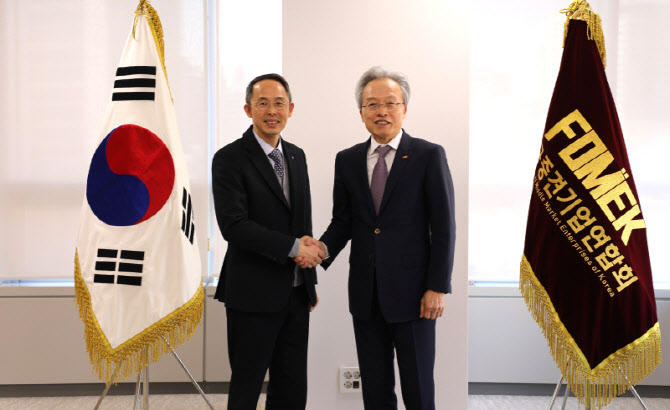 최진식 중견련 회장, 수출입은행장 만나 "포용적 성장전략 모색해야"