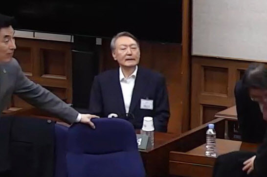 홍준표 “권력은 모래성이라 했건만…권력 취해 산 尹 후회될 것”