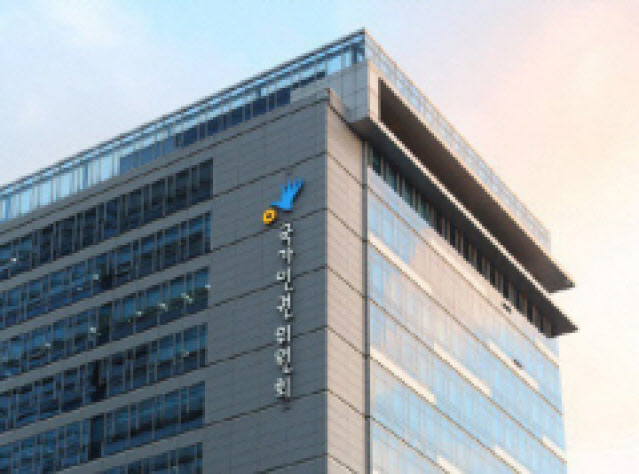 인권위 "미등록 체류자 단속 시 '사업주 사전동의' 필수"