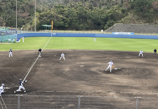'안현민 홈런포' 한국 야구대표팀, WBC 대비 첫 실전...삼성에 3-4 패