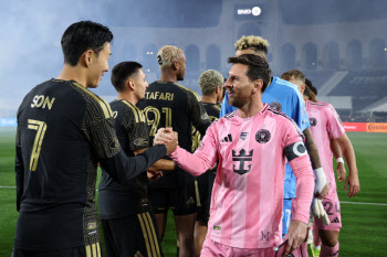 '손흥민 결승 골 도움' LAFC, 메시 마이애미에 꺾고 개막전 축포