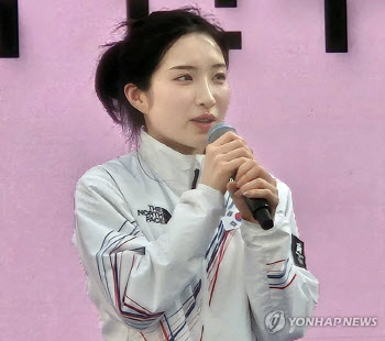 '쇼트트랙 2관왕' 김길리, 밀라노의 별로 우뚝…대한민국 MVP 선정