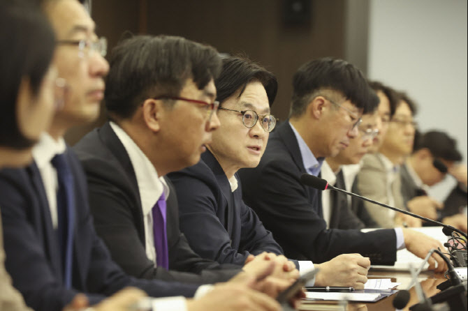 [포토]김정관 장관 "대미 수출여건 미국과 긴밀히 소통"