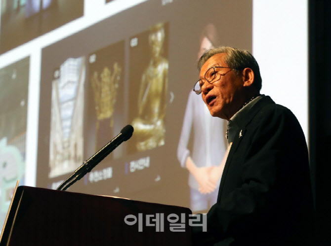 [포토] 관훈클럽 발언하는 유홍준 국립중앙박물관장