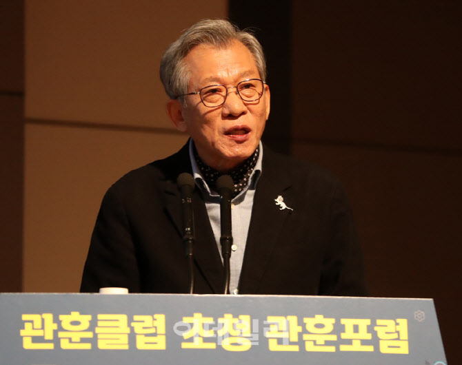 [포토] 관훈클럽 발언하는 유홍준 국립중앙박물관장