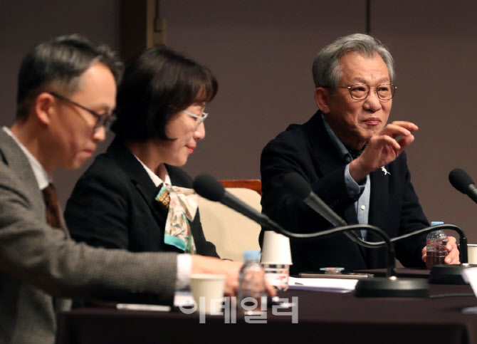 [포토] 유홍준 국립중앙박물관장 관훈클럽 참석