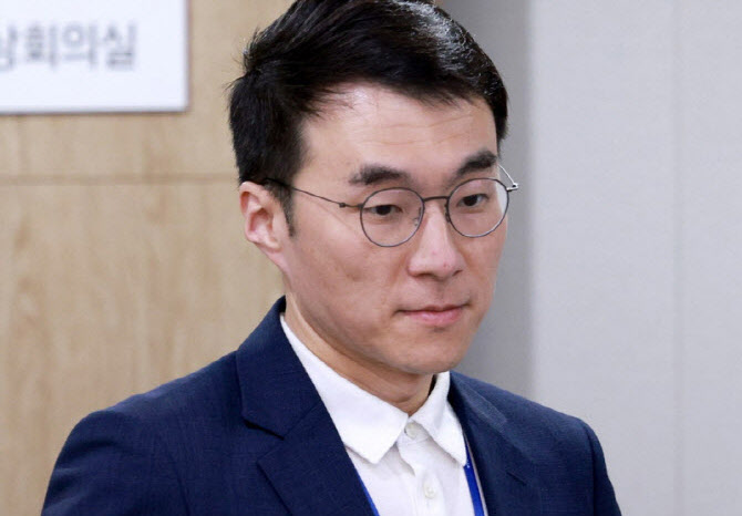 김남국, 靑 비서관 사퇴 두 달만에 與 대변인으로