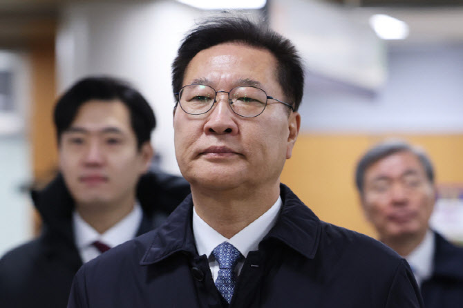 尹 출금 국회 공개하자 박성재 "야당과 결탁했냐"…법정 폭로 나와